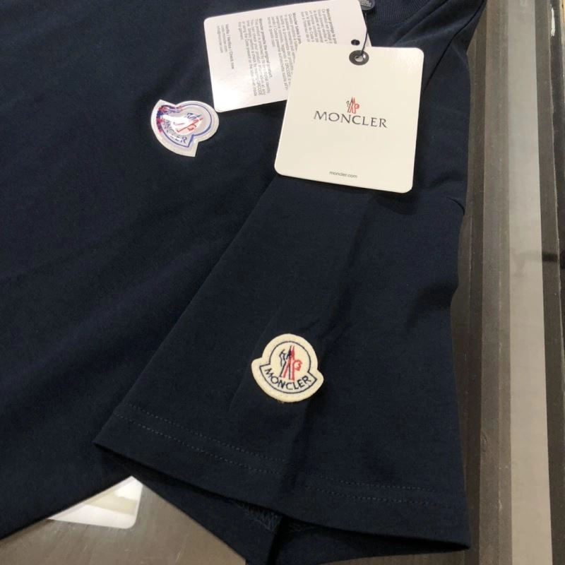 Classic Moncler T-Shirts 143041