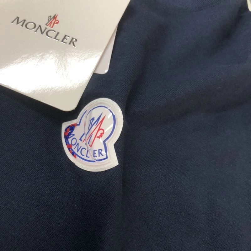 Classic Moncler T-Shirts 143041