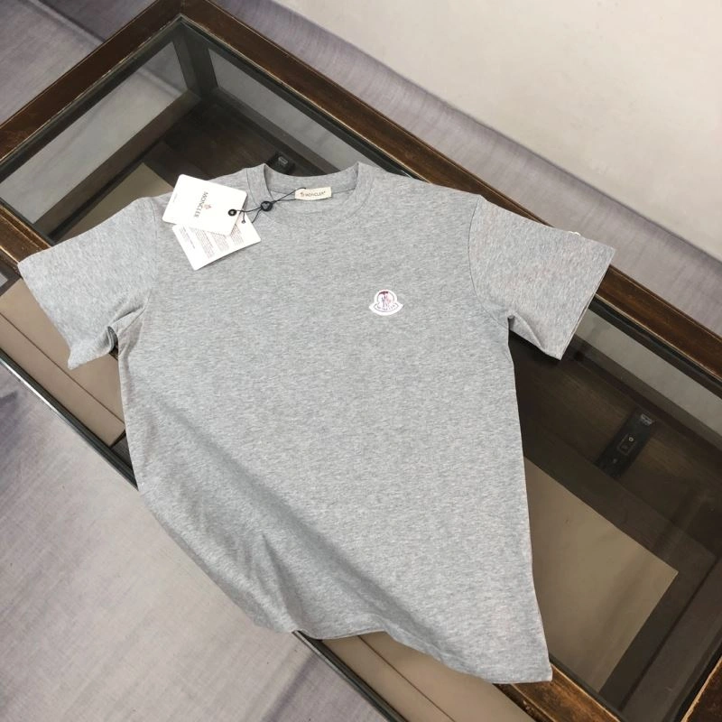 Moncler T-Shirts Vibrant 143036