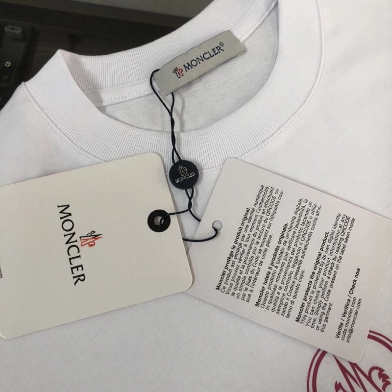 Moncler T-Shirts Durable 143042