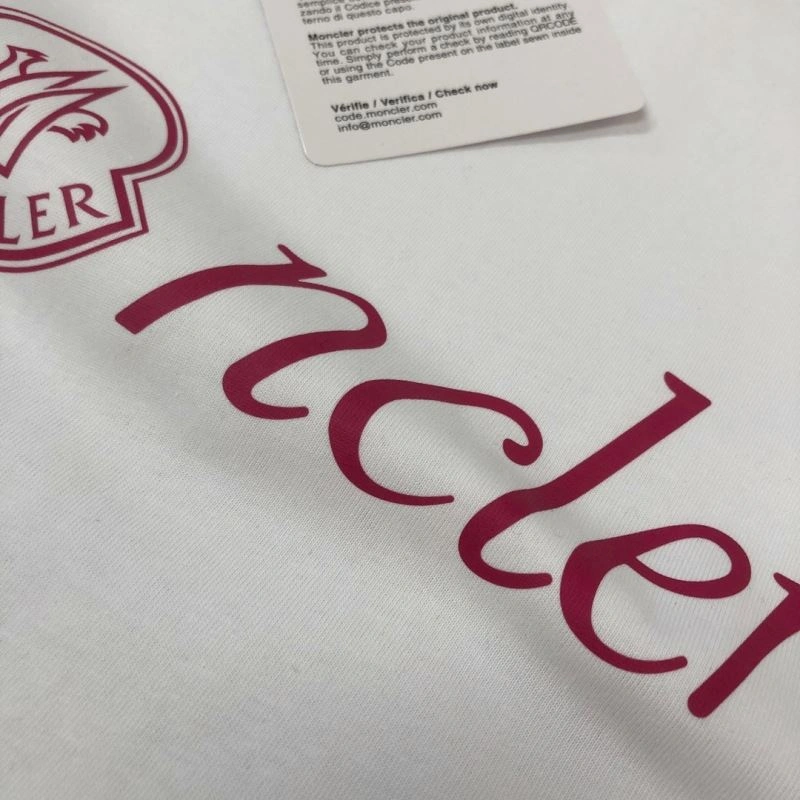 Moncler T-Shirts Durable 143042