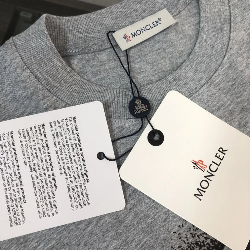 Moncler T-Shirts Breathable 143028