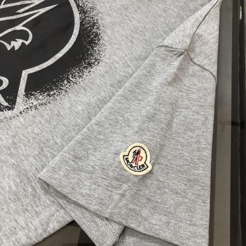 Moncler T-Shirts Breathable 143028