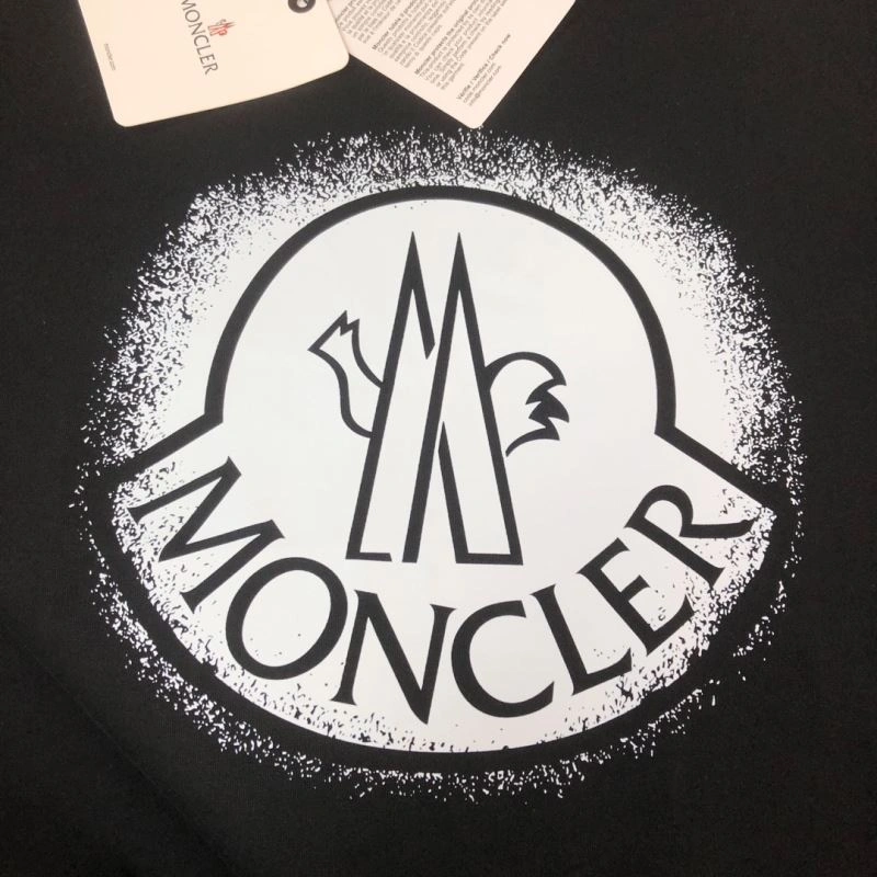 Moncler T-Shirts WrinkleFree 143029