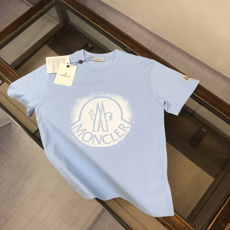 Moncler T-Shirts Resilient 143031