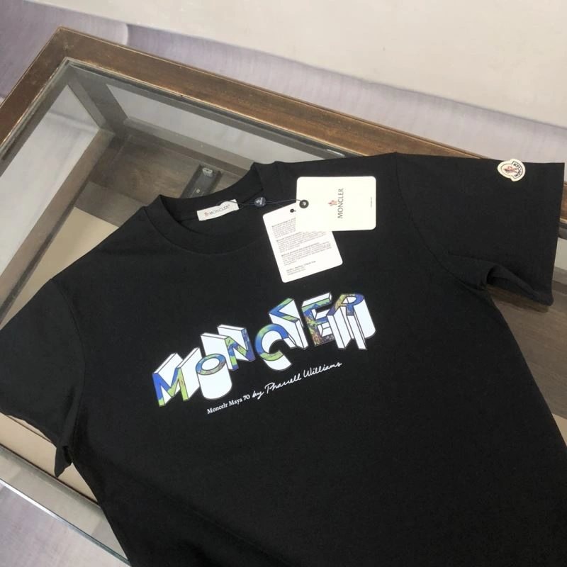 Stylish Moncler T-Shirts 143026