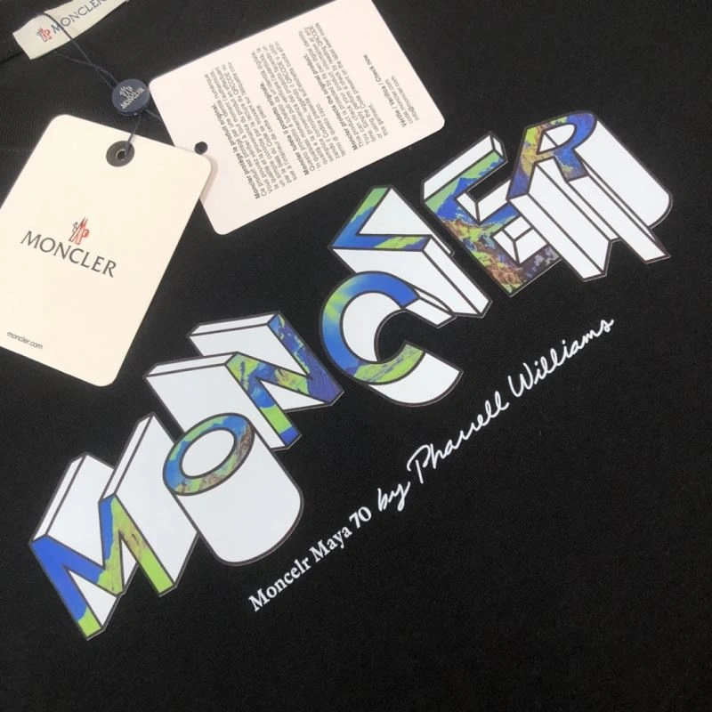 Stylish Moncler T-Shirts 143026