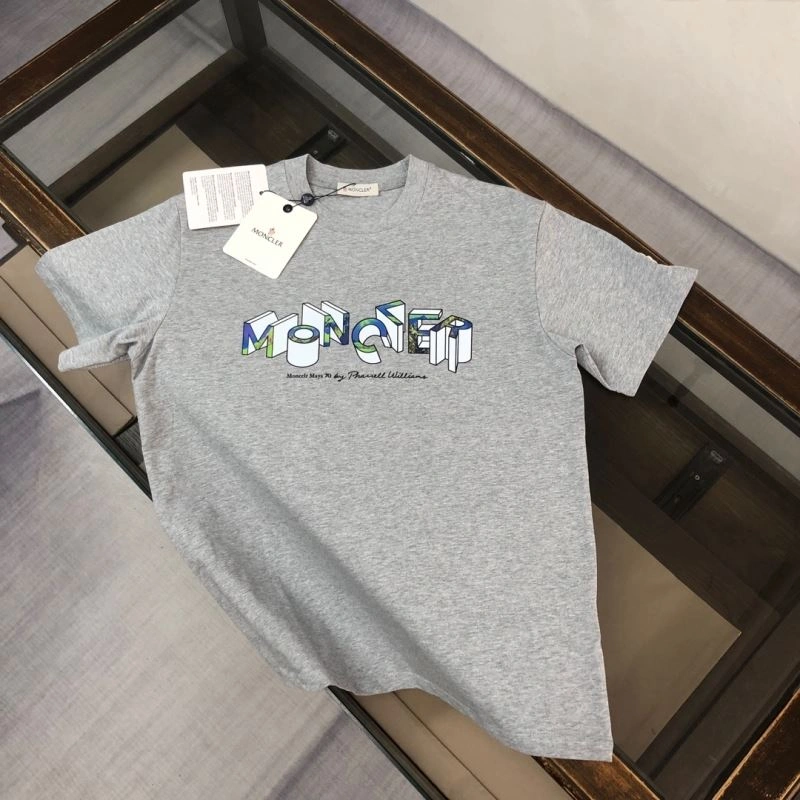 Versatile Moncler T-Shirts 143023