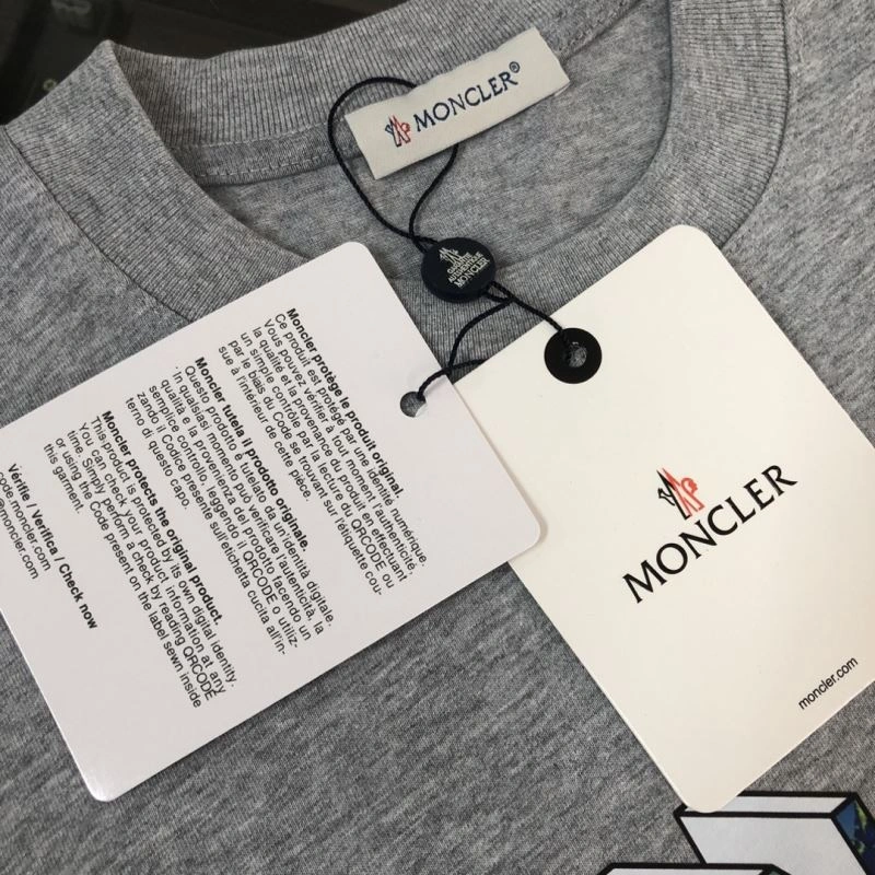 Versatile Moncler T-Shirts 143023