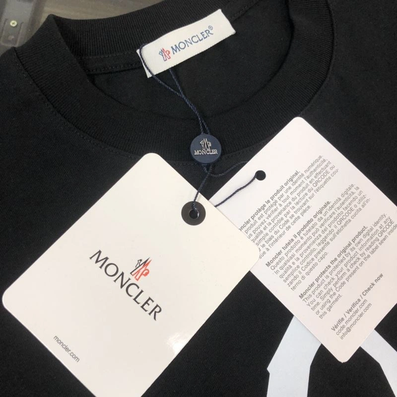 Moncler T-Shirts Bright 143017