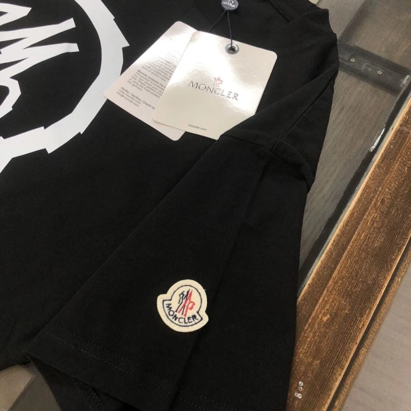 Moncler T-Shirts Bright 143017