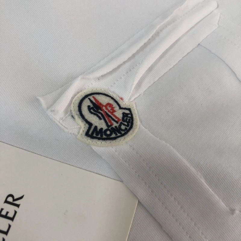 TechFriendly Moncler T-Shirts 142998