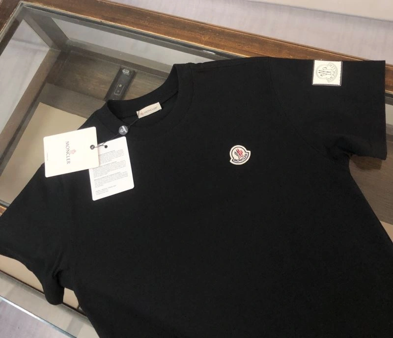 Moncler T-Shirts Lightweight 142994