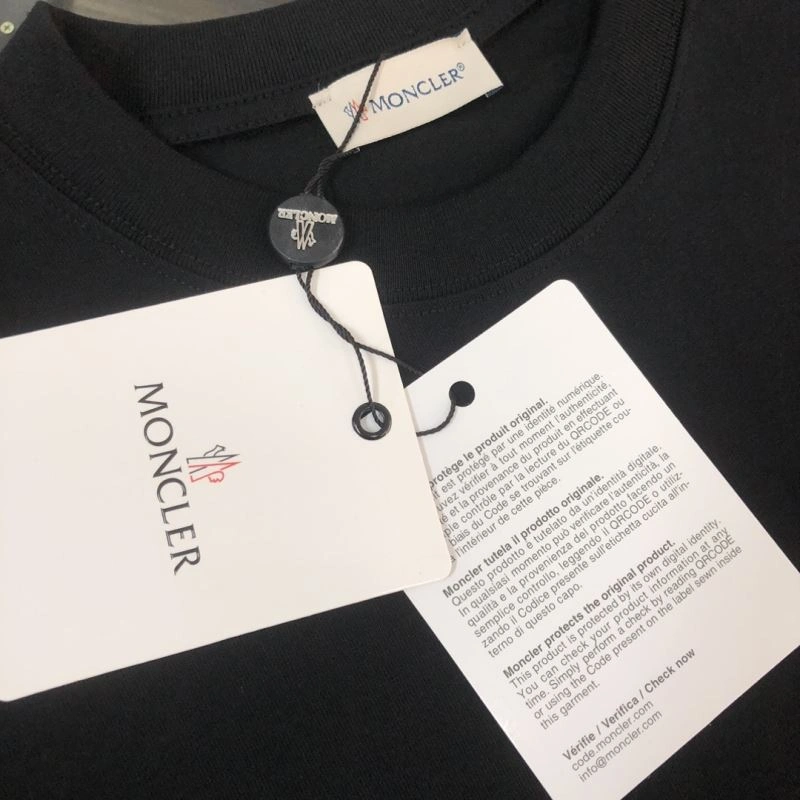 Moncler T-Shirts Packable 143004