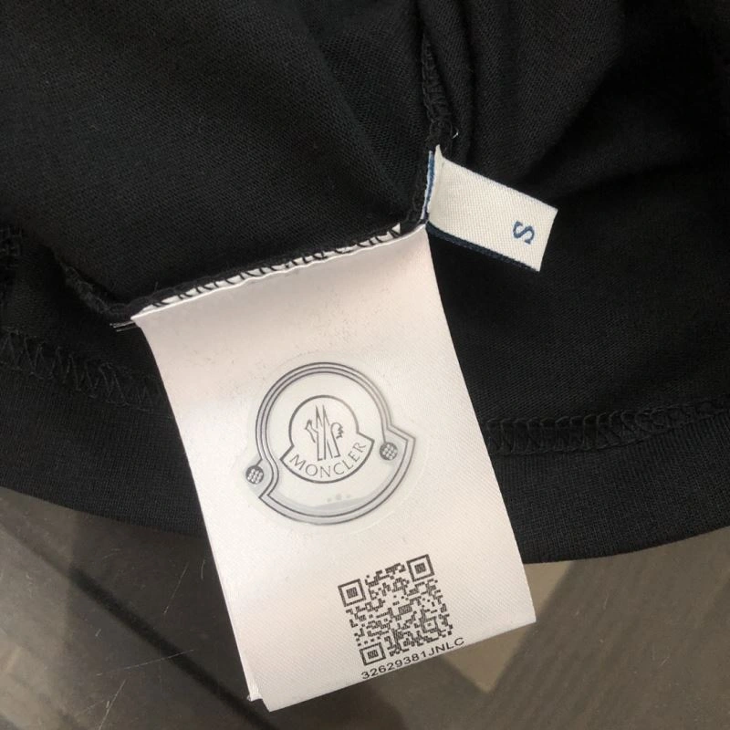 Moncler T-Shirts Durable 143015