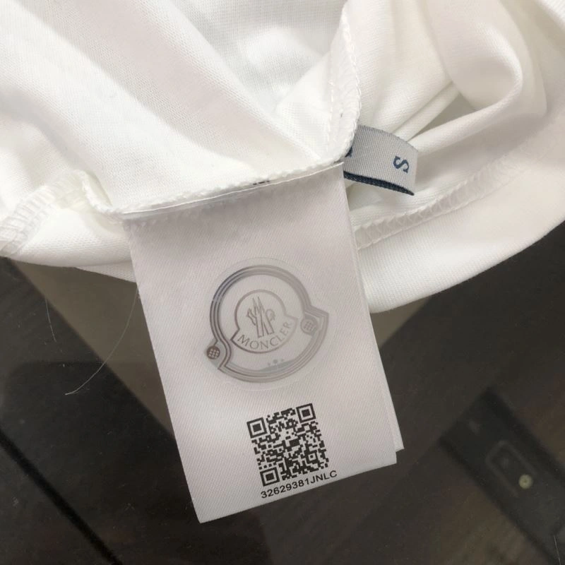 Moncler T-Shirts Unisex 142988