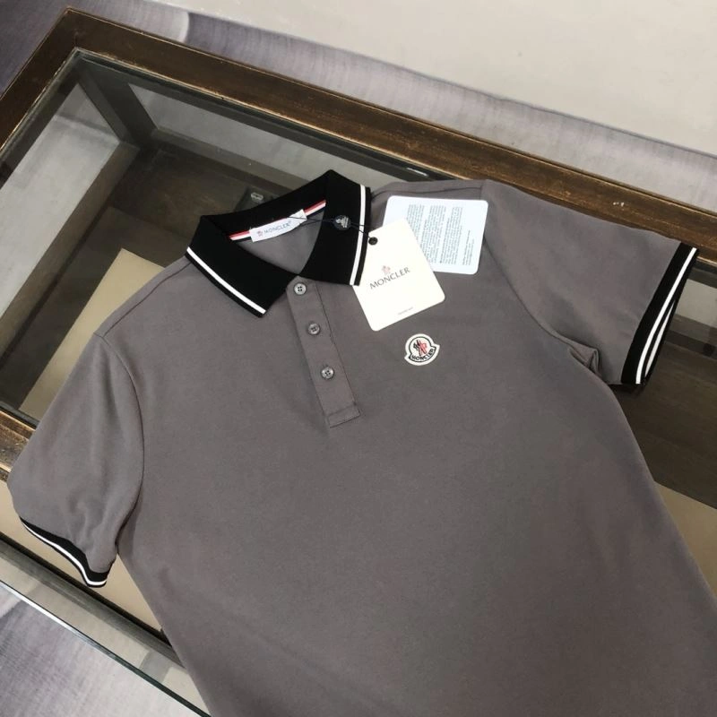 Moncler T-Shirts Comfortable 143001