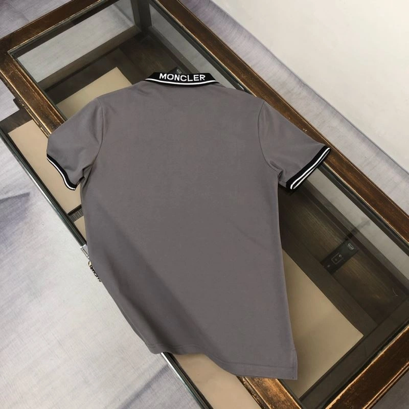 Moncler T-Shirts Comfortable 143001
