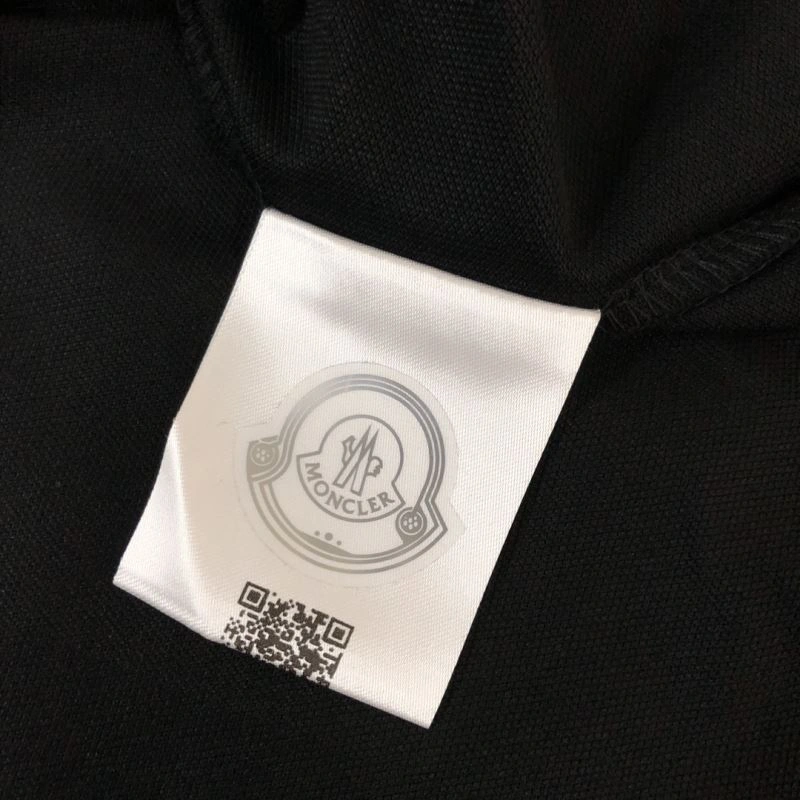 Upgraded Moncler T-Shirts 143002