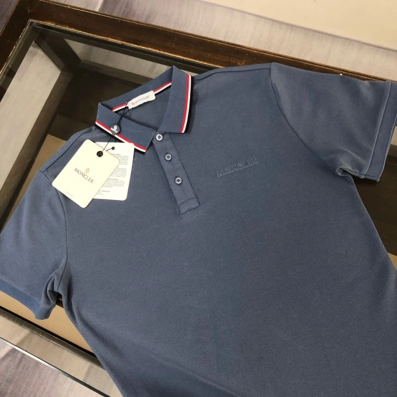 Moncler T-Shirts Snug 142979