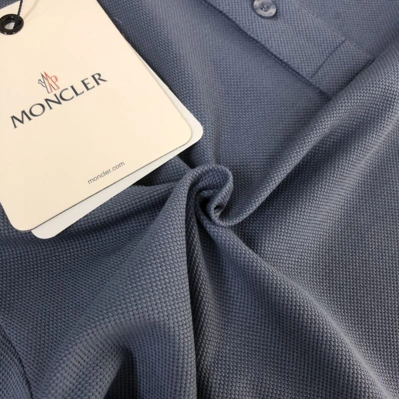 Moncler T-Shirts Snug 142979