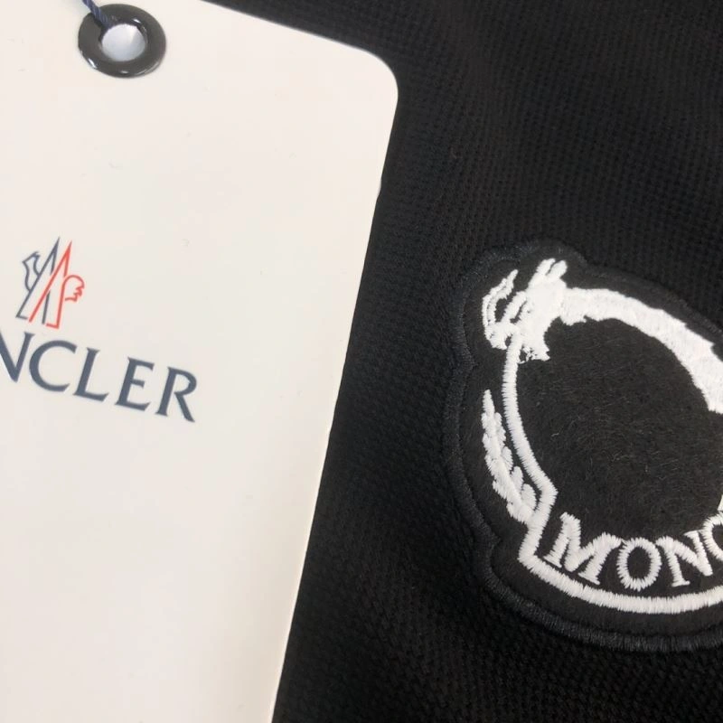 Moncler T-Shirts Bold 142977