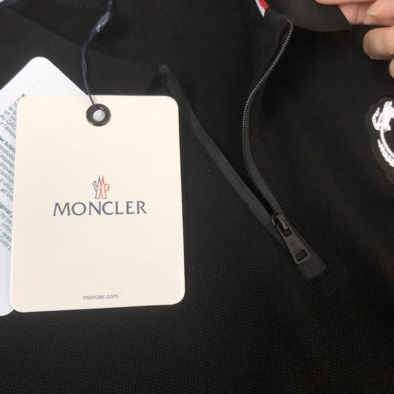Moncler T-Shirts Bold 142977
