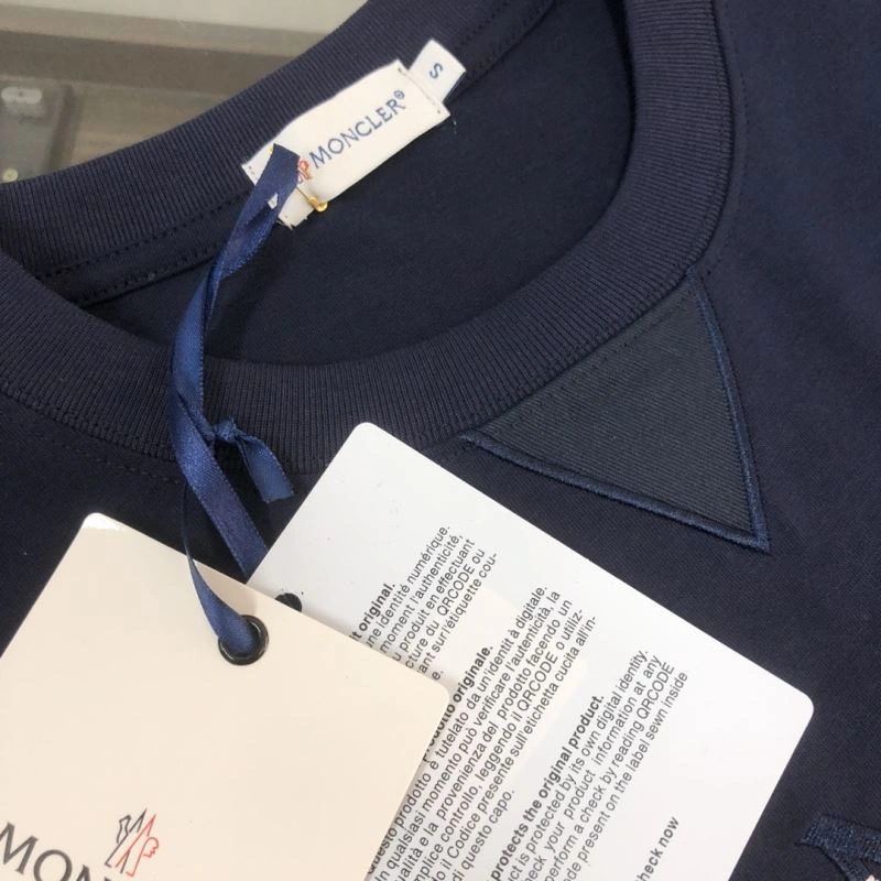 FlexibleFit Moncler T-Shirts 142973