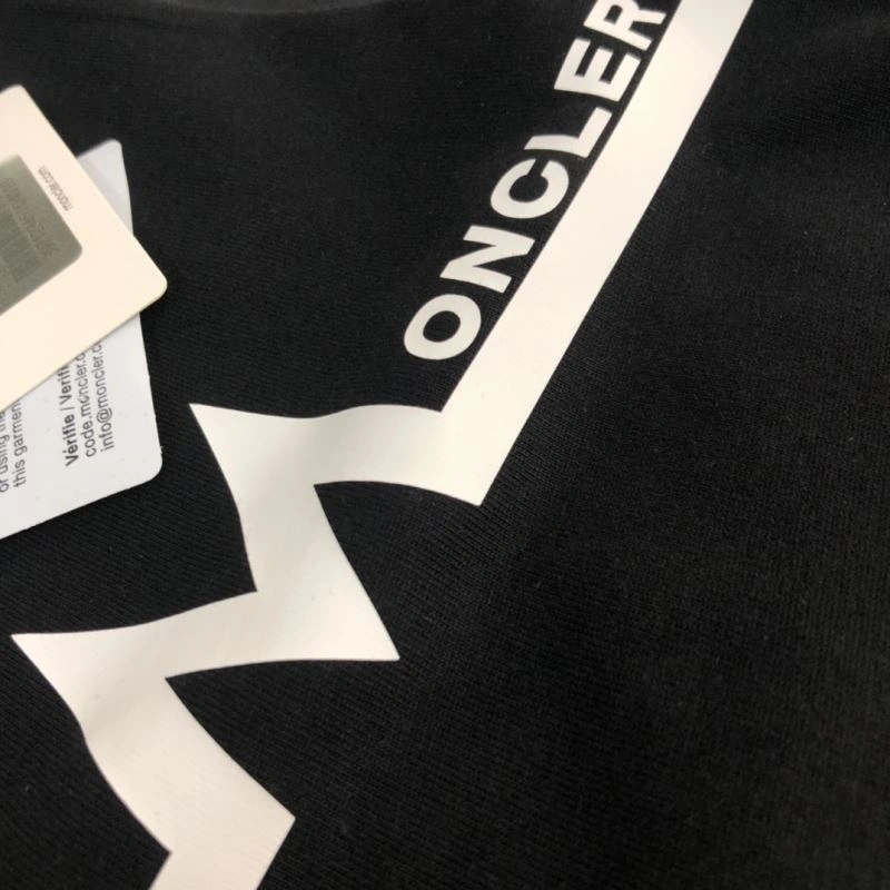 Moncler T-Shirts Supportive 142949