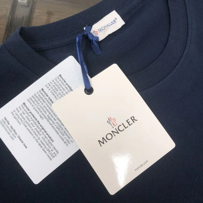 Moncler T-Shirts TechFriendly 142969