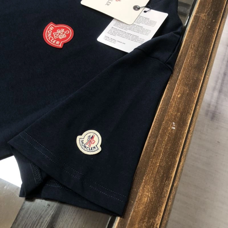 Classic Moncler T-Shirts 142940