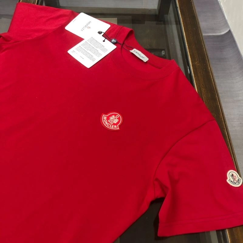 Versatile Moncler T-Shirts 142968