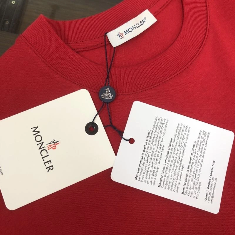 Versatile Moncler T-Shirts 142968