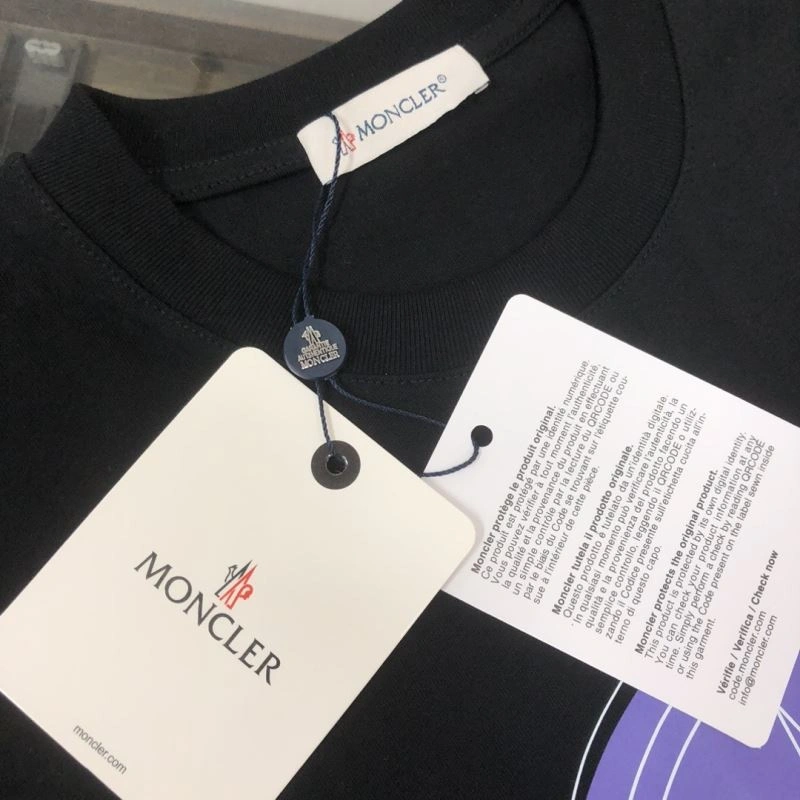Resilient Moncler T-Shirts 142941