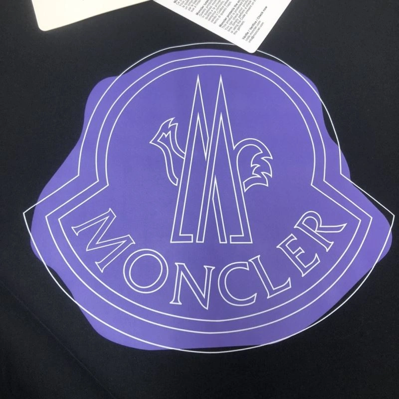 Resilient Moncler T-Shirts 142941