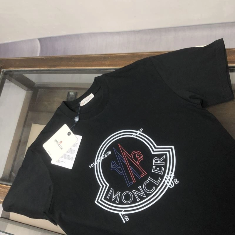 Moncler T-Shirts Cozy 142942