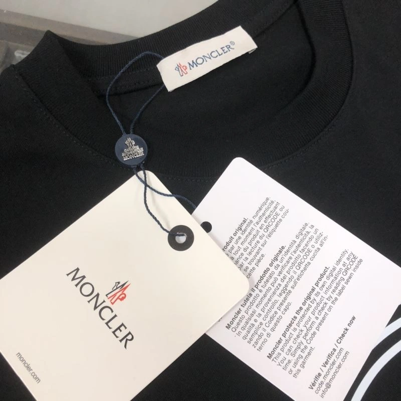 Moncler T-Shirts Cozy 142942