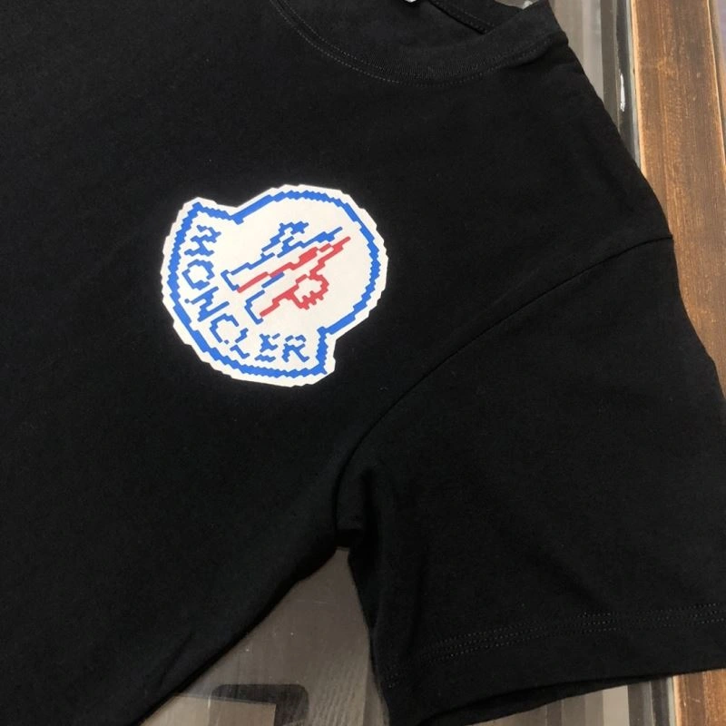 Moncler T-Shirts Thermal 142936