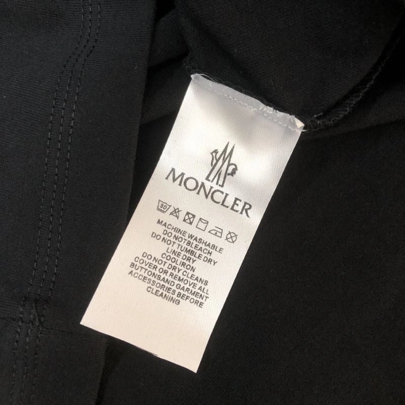 Moncler T-Shirts Thermal 142936