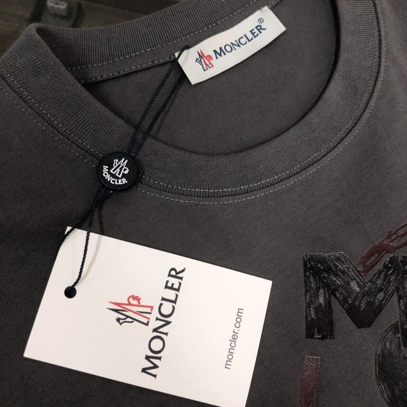 Moncler T-Shirts Cozy 142931