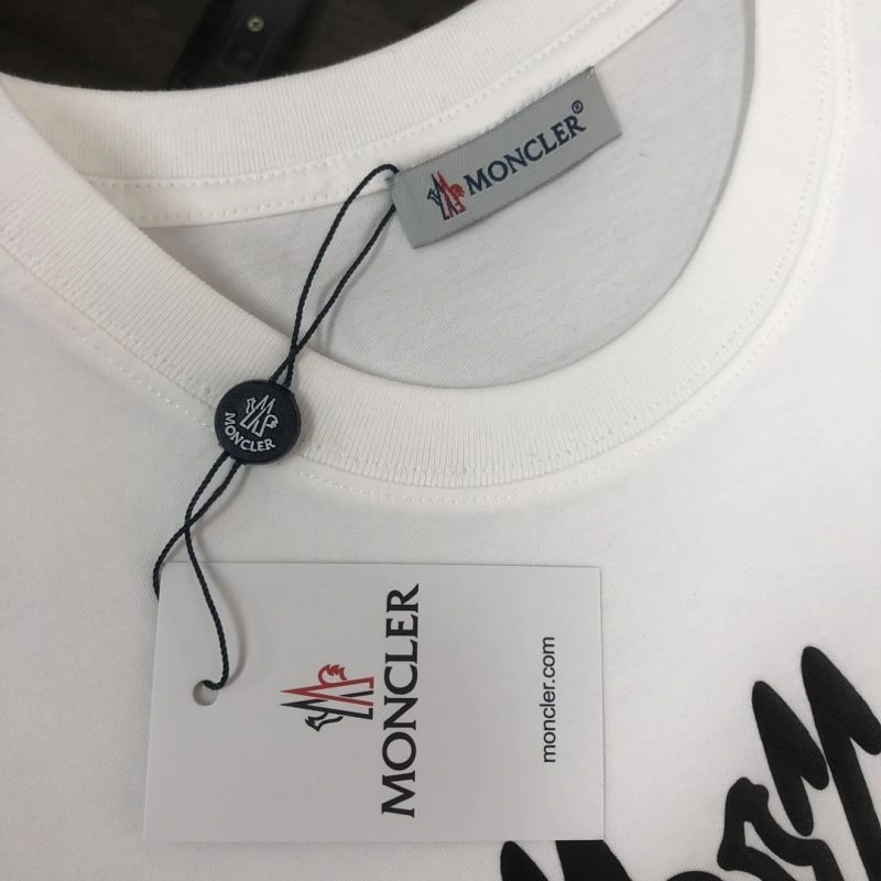 Practical Moncler T-Shirts 142929