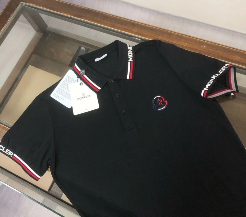 Moncler T-Shirts Snug 142920