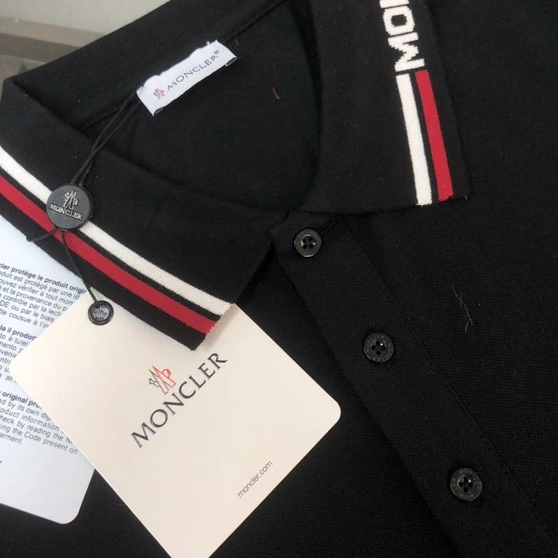 Moncler T-Shirts Snug 142920