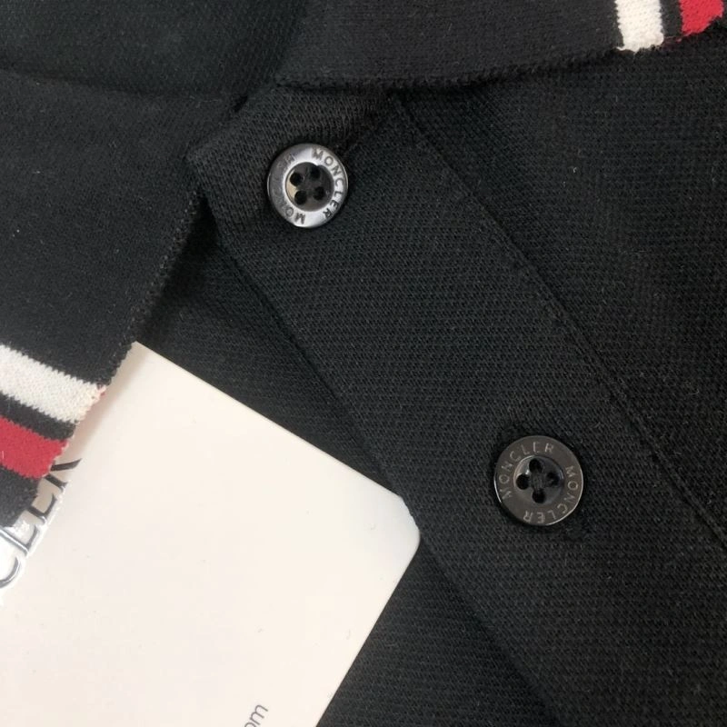 Moncler T-Shirts Snug 142920