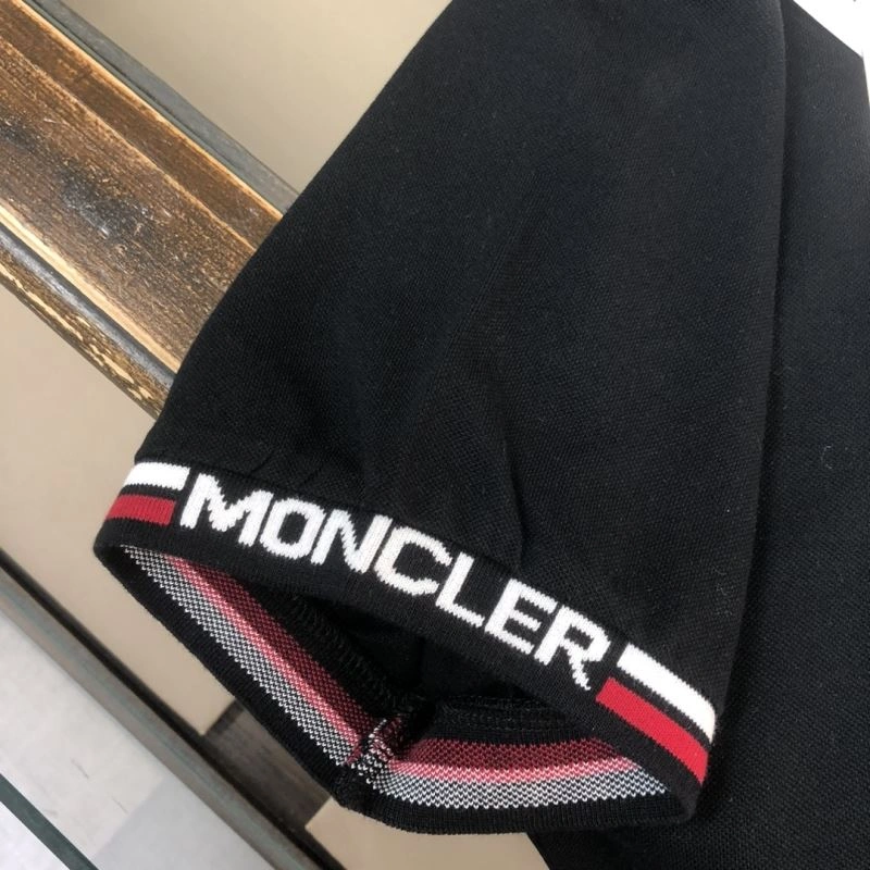 Moncler T-Shirts Snug 142920