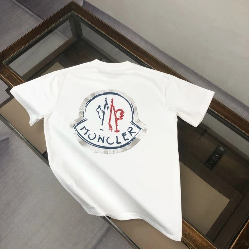 Moncler T-Shirts Resilient 142908