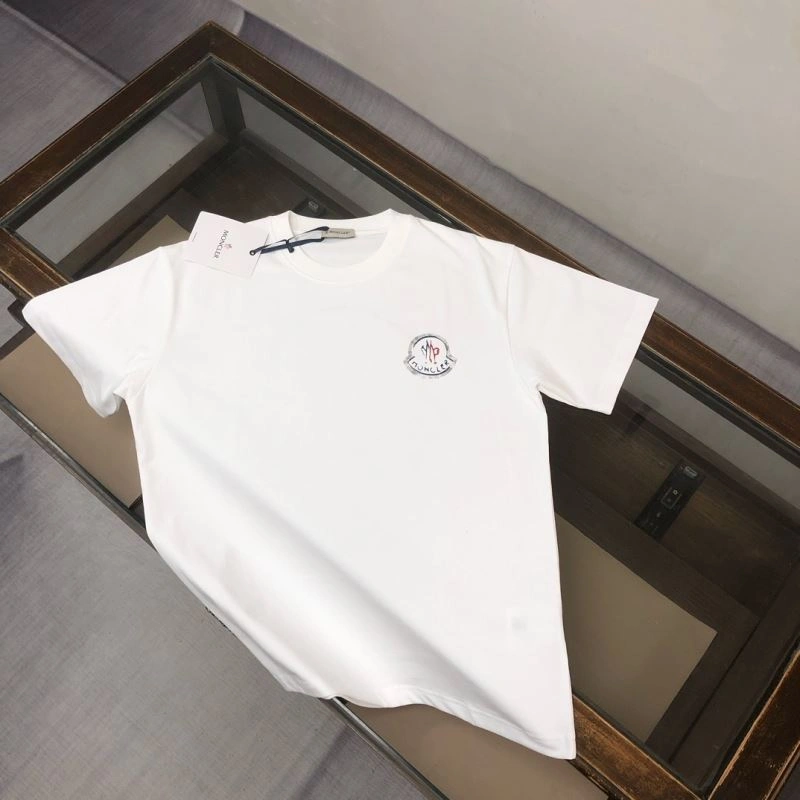 Moncler T-Shirts Resilient 142908