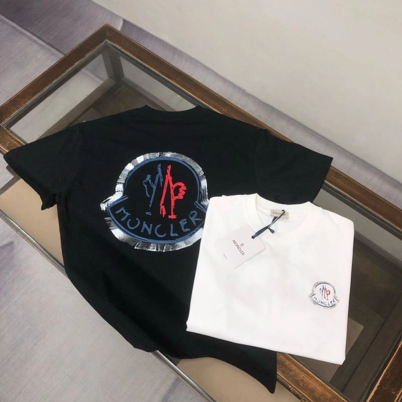 Moncler T-Shirts Resilient 142908