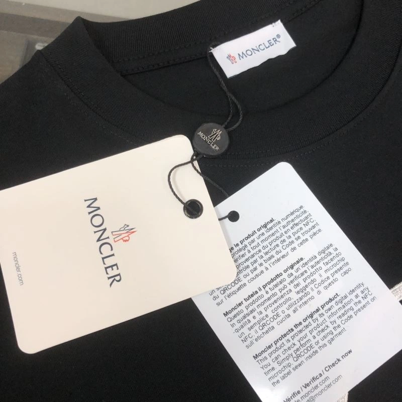 Bold Moncler T-Shirts 142906