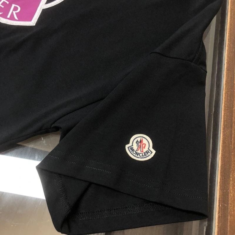 Bold Moncler T-Shirts 142906